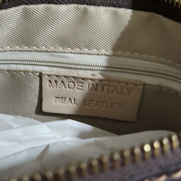 REAL LEATHER Made in Italy Embossed Design Crossbody HandBag - Picture 9 of 12